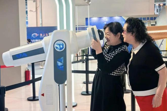 太空蔬菜、太空花卉……“徐汇老记”探秘航天科技(图3)