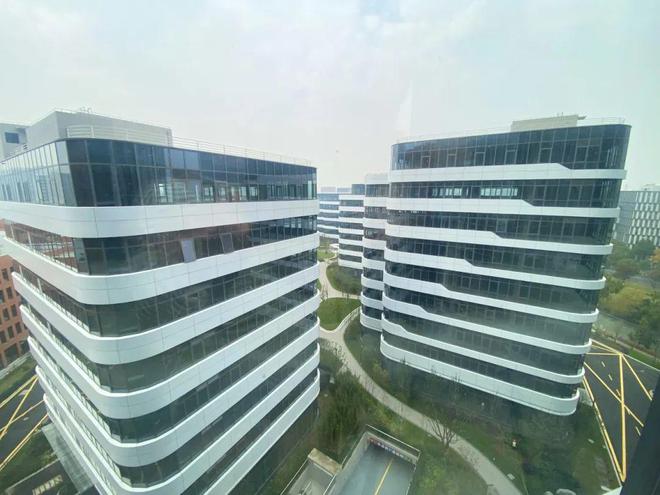 ®科技绿洲三期售楼处中心发布：鼎级私邸荣耀加冕(图1)