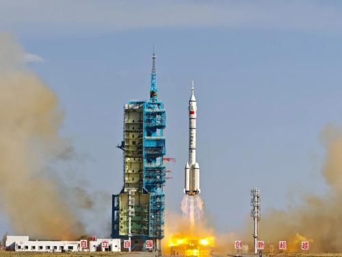 圆满成功！“神舟二十”准确入轨！迄今已有41名中国人进入太空(图2)