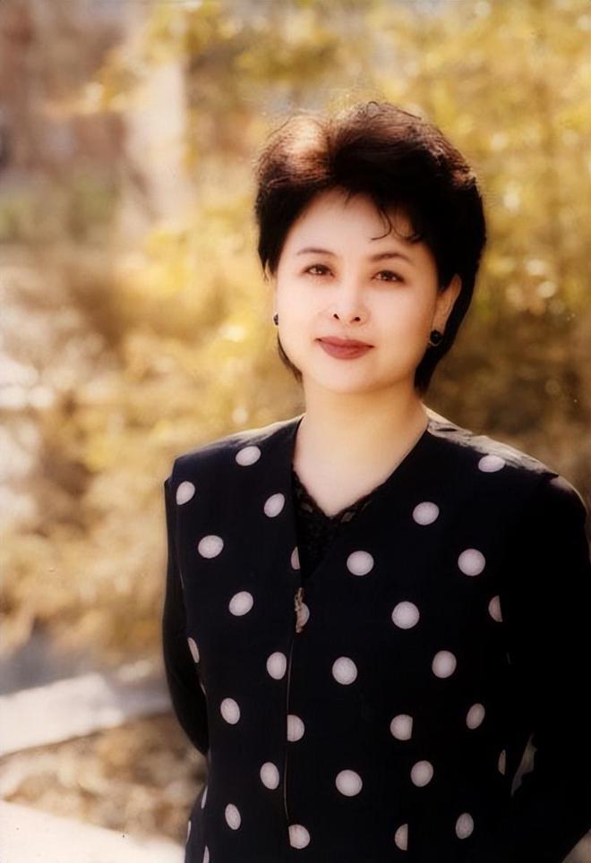 央视肖晓琳：退休5个月在美国儿子家死去临终25字遗言太深刻(图1)